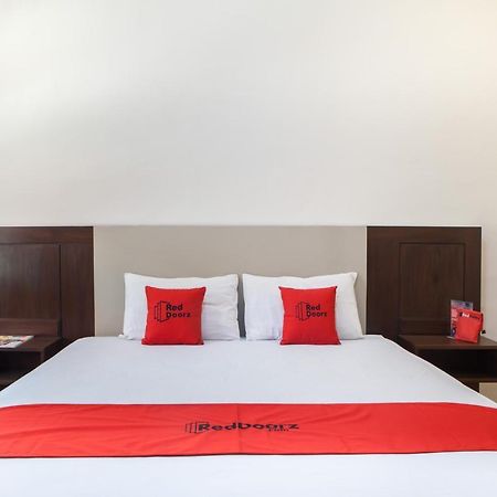 Reddoorz Plus Near Mall Roxy Banyuwangi Banyuwangi  Exterior photo