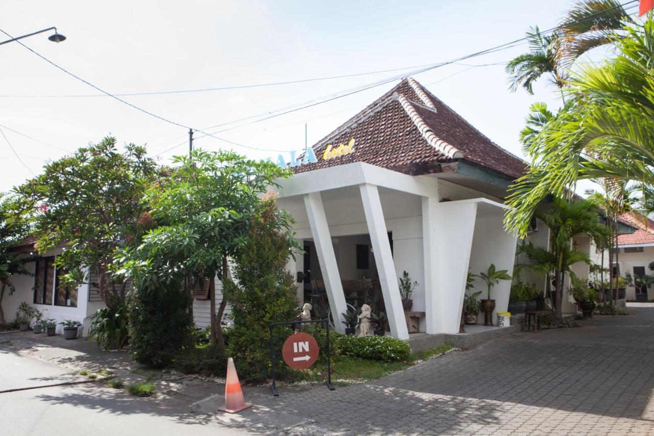 Reddoorz Plus Near Mall Roxy Banyuwangi Banyuwangi  Exterior photo