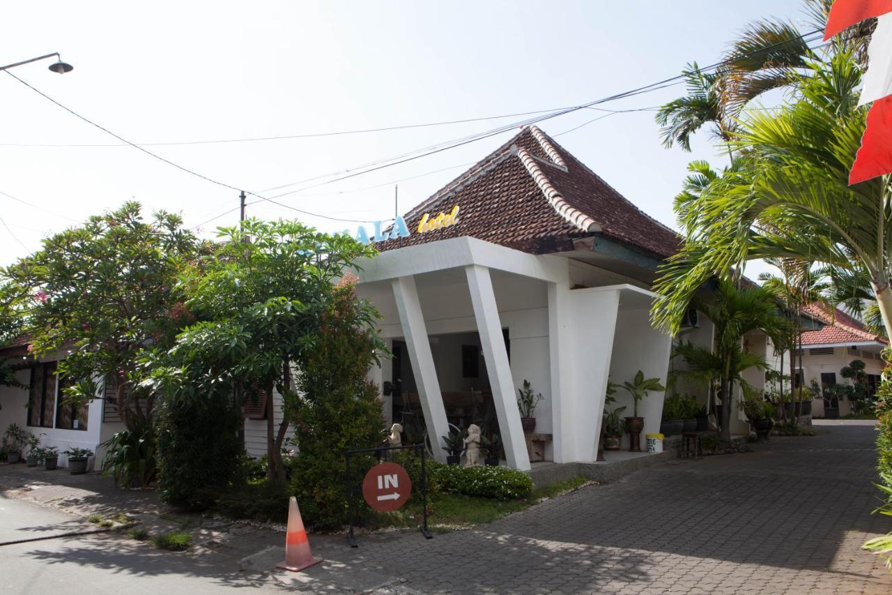 Reddoorz Plus Near Mall Roxy Banyuwangi Banyuwangi  Exterior photo